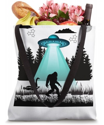 Sasquatch Silhouette Alien Vintage Tote Bag $9.84 Totes